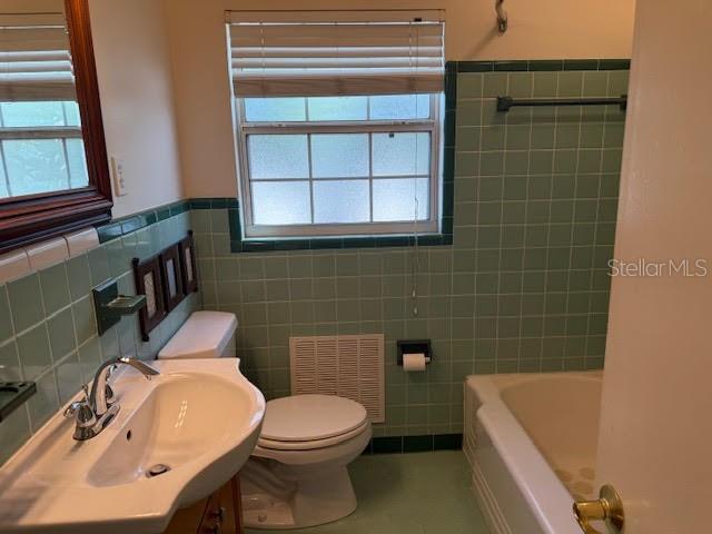 Image 12 of 71 For 1473 Maple Street