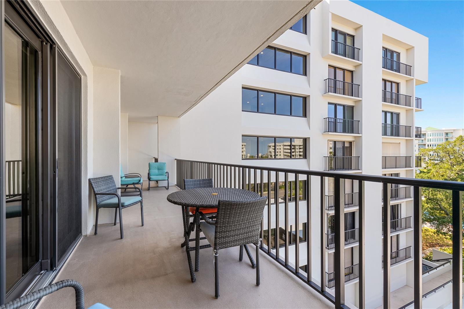 Image 2 of 41 For 150 Belleview Boulevard 508