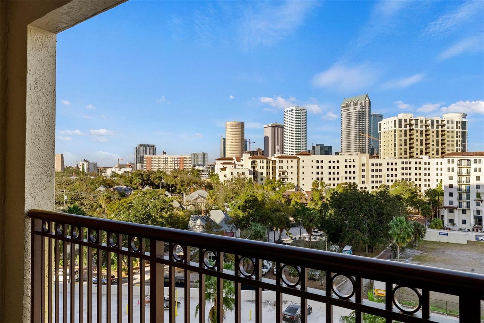 Image 13 of 27 For 345 Bayshore Boulevard 710