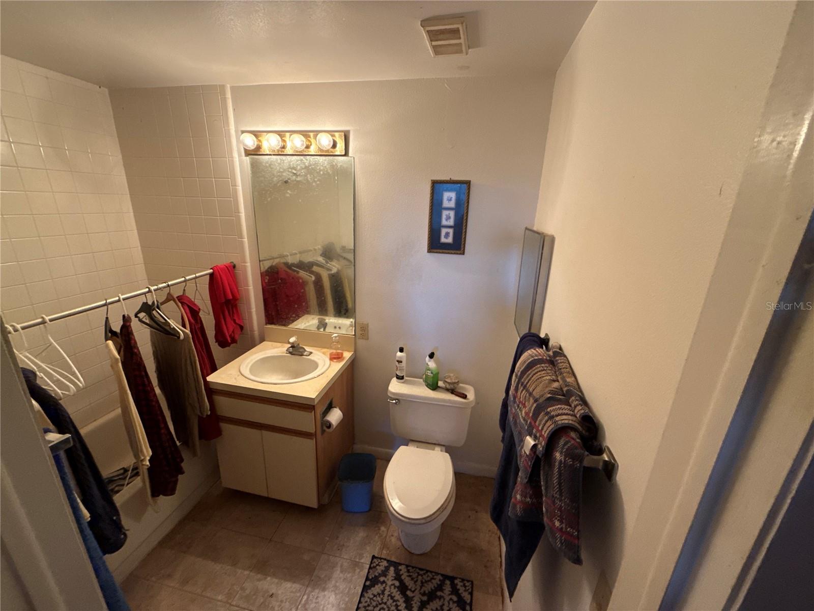 Image 6 of 14 For 2333 Feather Sound Drive B107