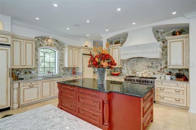 Image 10 of 66 For 829 Bruce Avenue