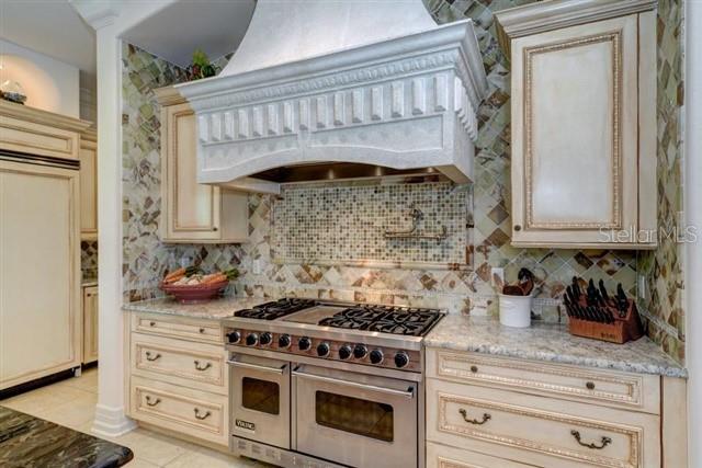 Image 11 of 66 For 829 Bruce Avenue