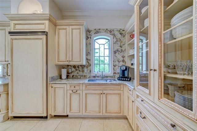 Image 12 of 66 For 829 Bruce Avenue