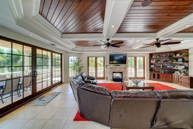 Image 17 of 66 For 829 Bruce Avenue