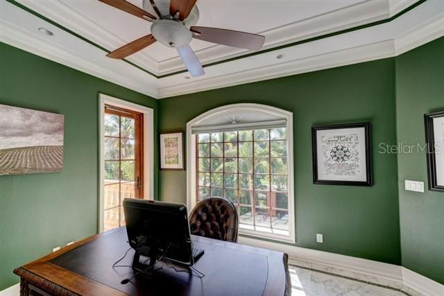 Image 23 of 66 For 829 Bruce Avenue