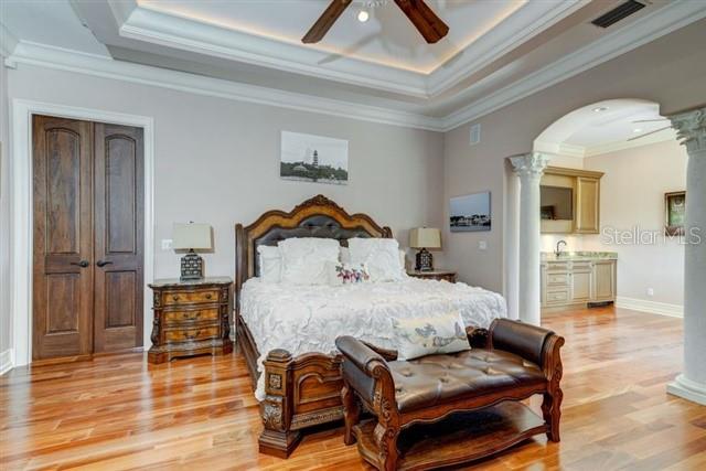 Image 24 of 66 For 829 Bruce Avenue