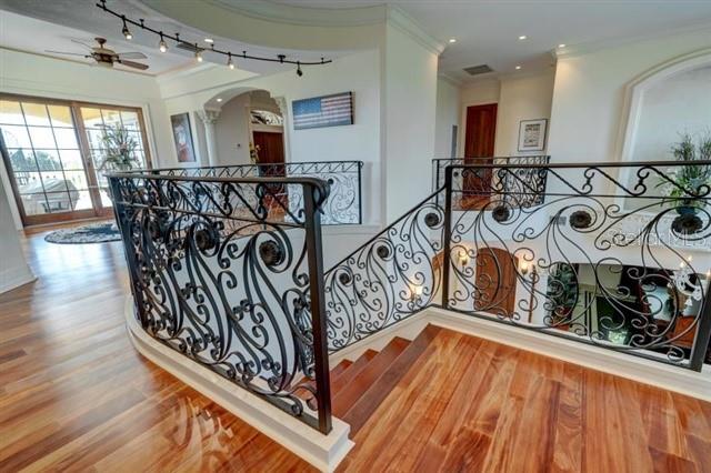 Image 30 of 66 For 829 Bruce Avenue