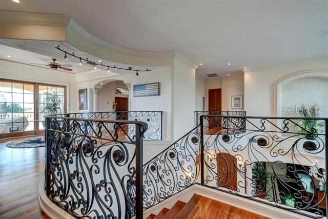 Image 31 of 66 For 829 Bruce Avenue