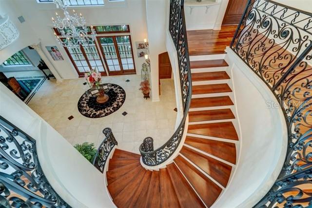 Image 32 of 66 For 829 Bruce Avenue