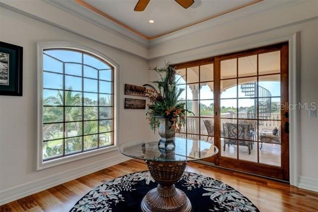 Image 33 of 66 For 829 Bruce Avenue