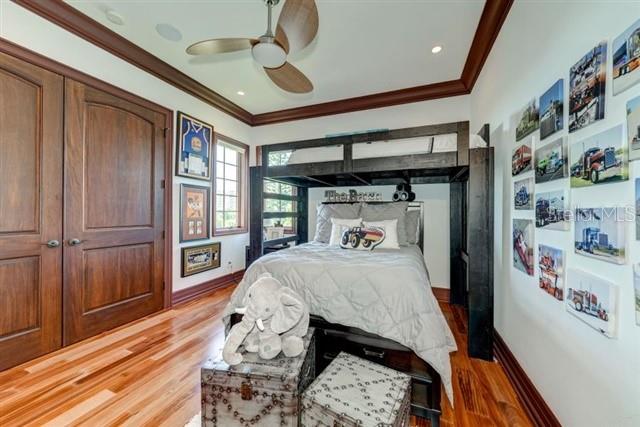 Image 39 of 66 For 829 Bruce Avenue