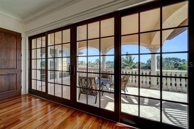 Image 41 of 66 For 829 Bruce Avenue