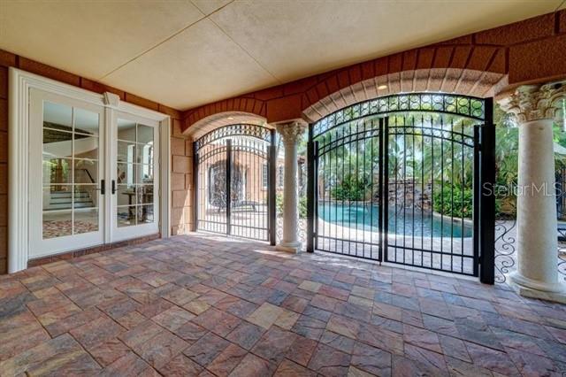 Image 7 of 66 For 829 Bruce Avenue