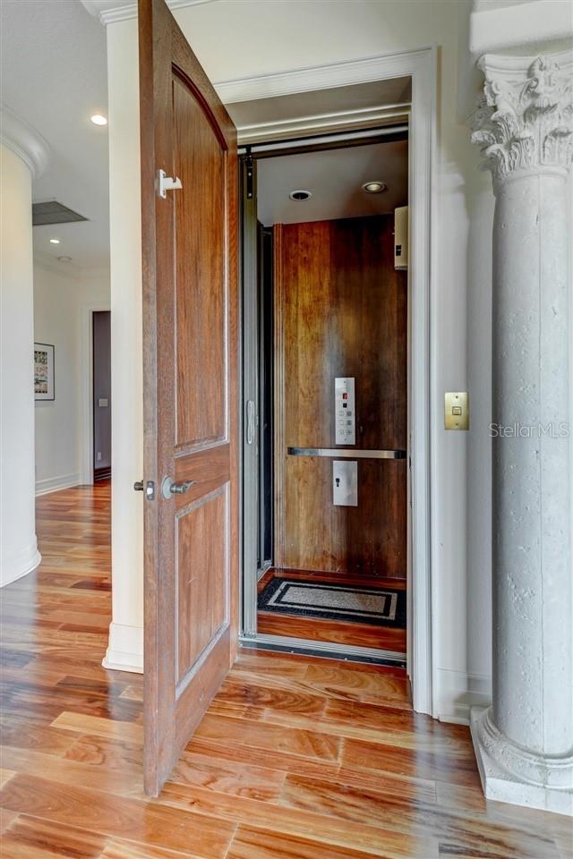 Image 8 of 66 For 829 Bruce Avenue