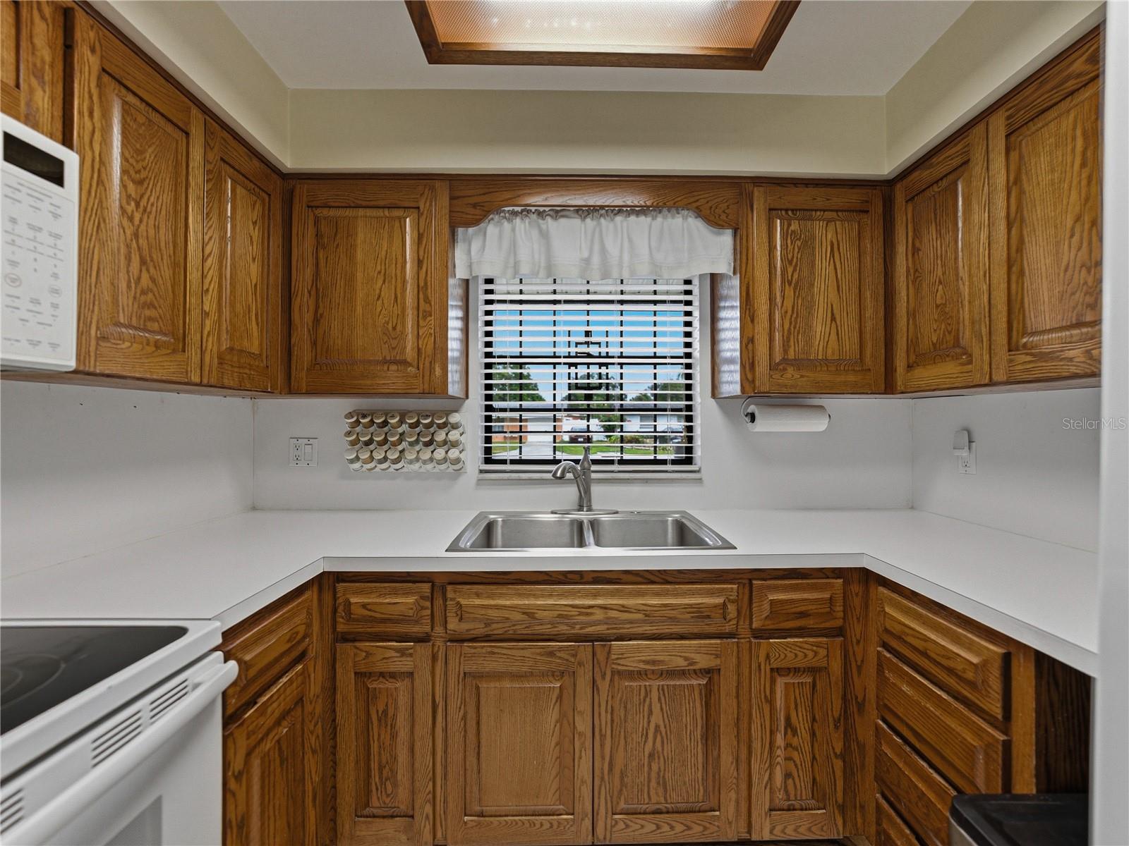 Image 13 of 46 For 2702 Auburn Avenue W