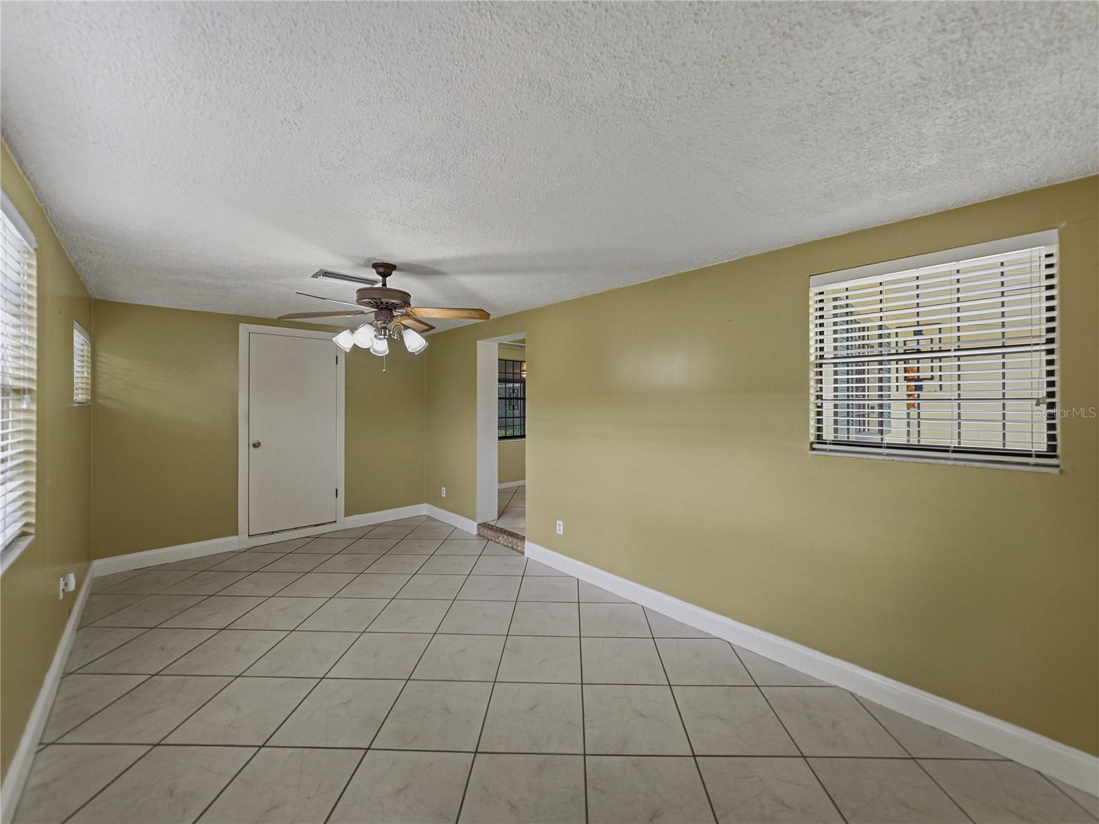 Image 19 of 46 For 2702 Auburn Avenue W