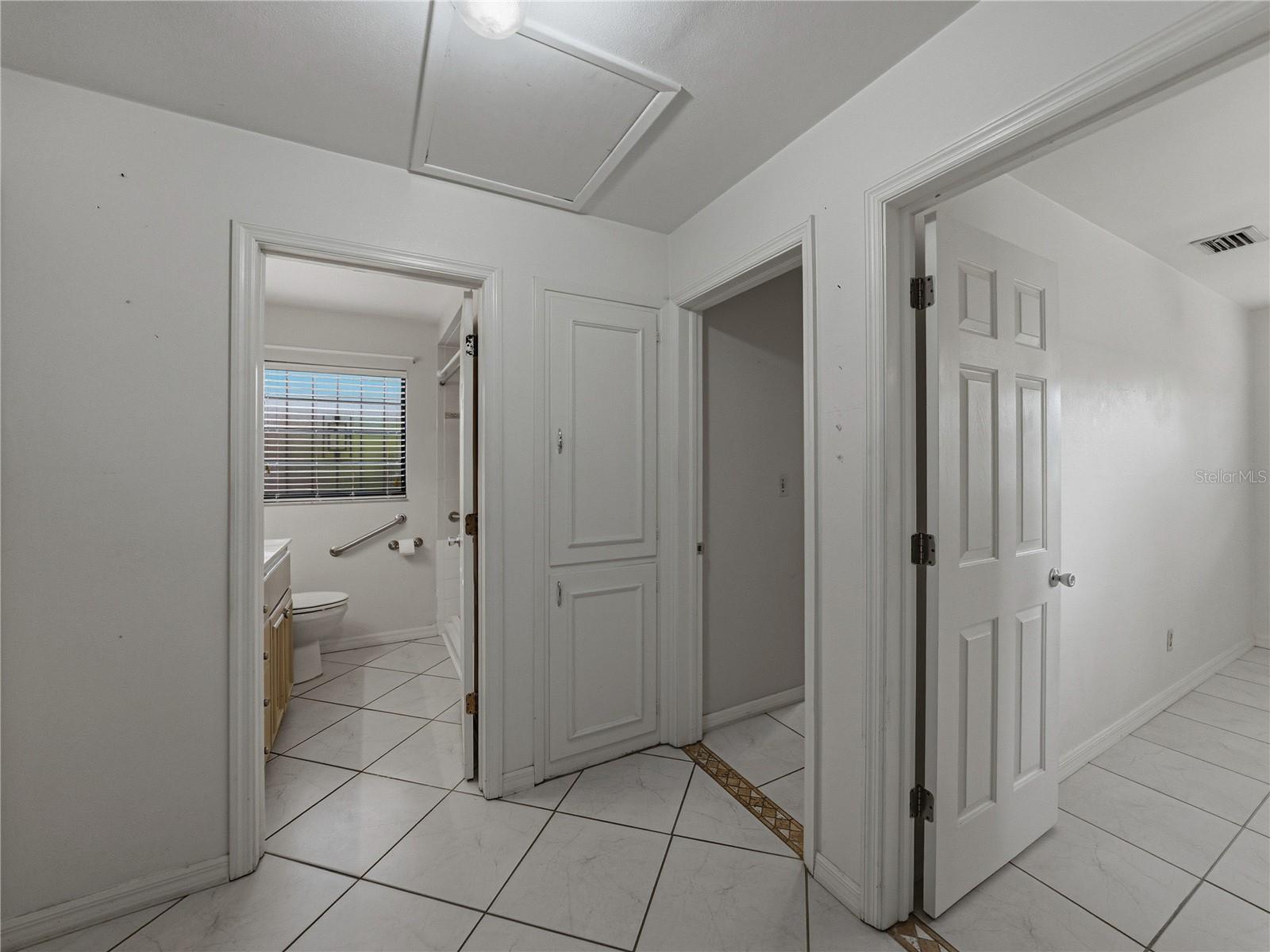 Image 20 of 46 For 2702 Auburn Avenue W