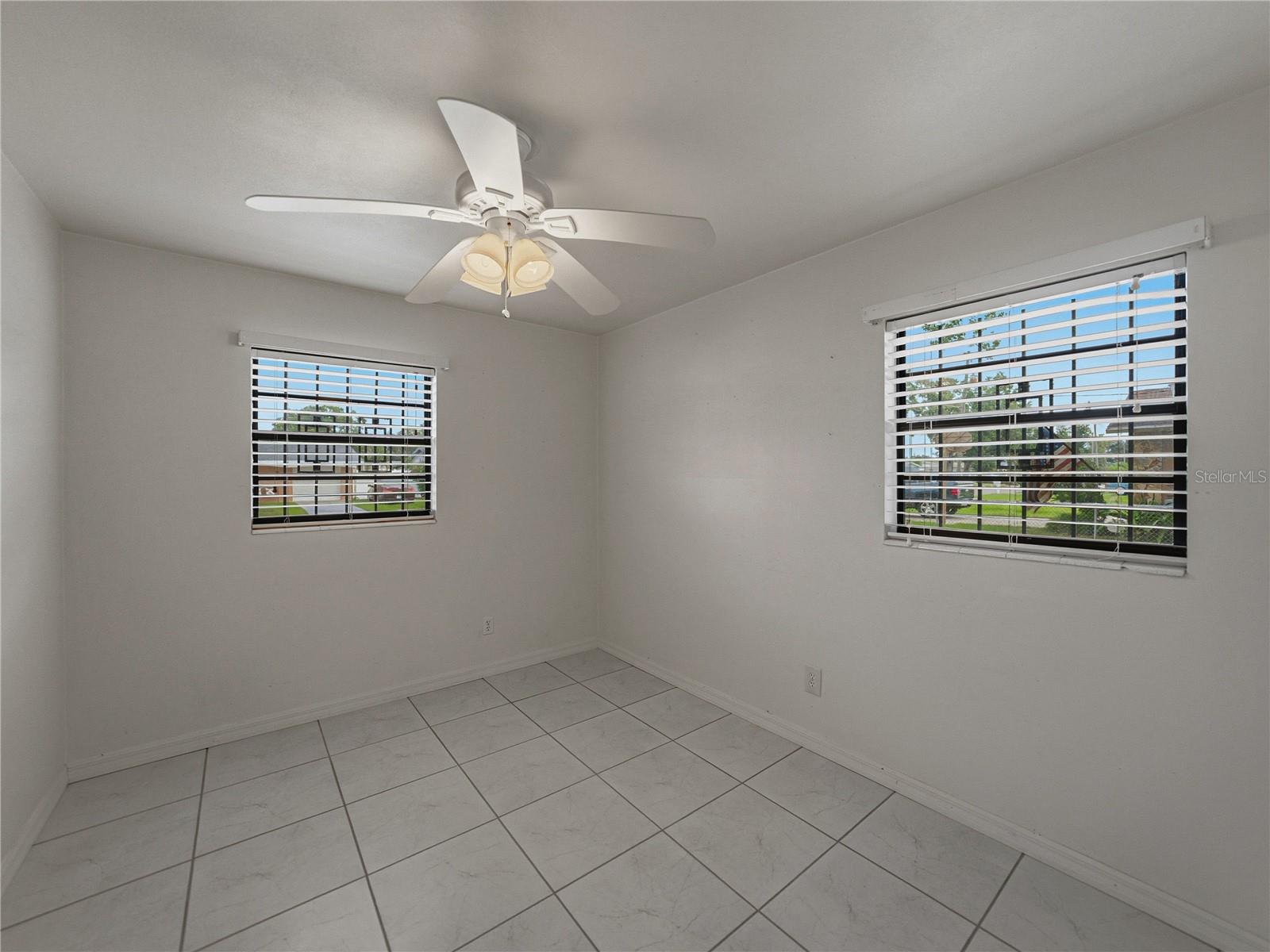 Image 22 of 46 For 2702 Auburn Avenue W