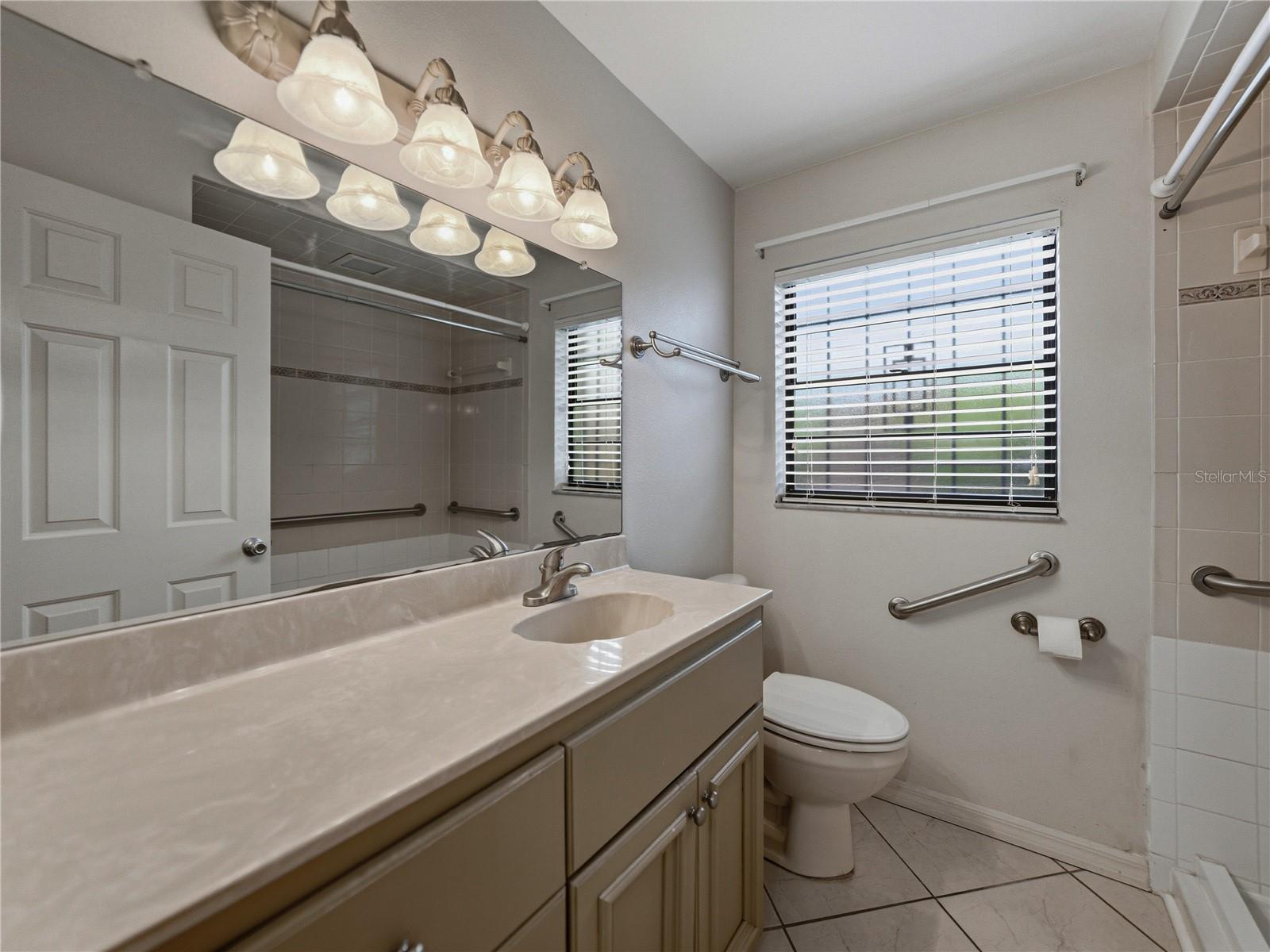 Image 26 of 46 For 2702 Auburn Avenue W