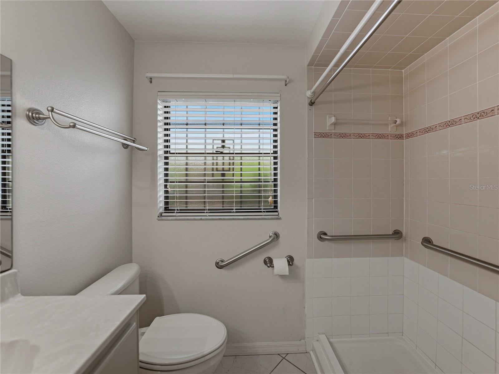 Image 27 of 46 For 2702 Auburn Avenue W