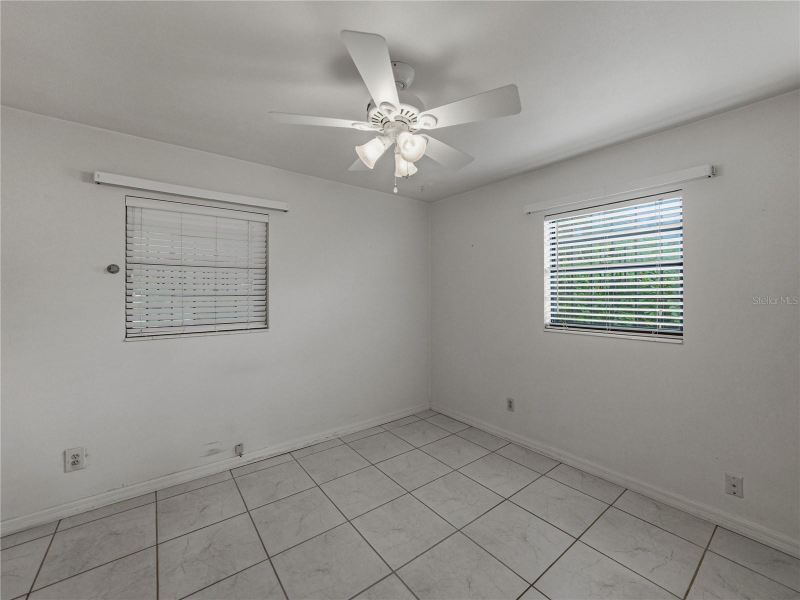 Image 29 of 46 For 2702 Auburn Avenue W