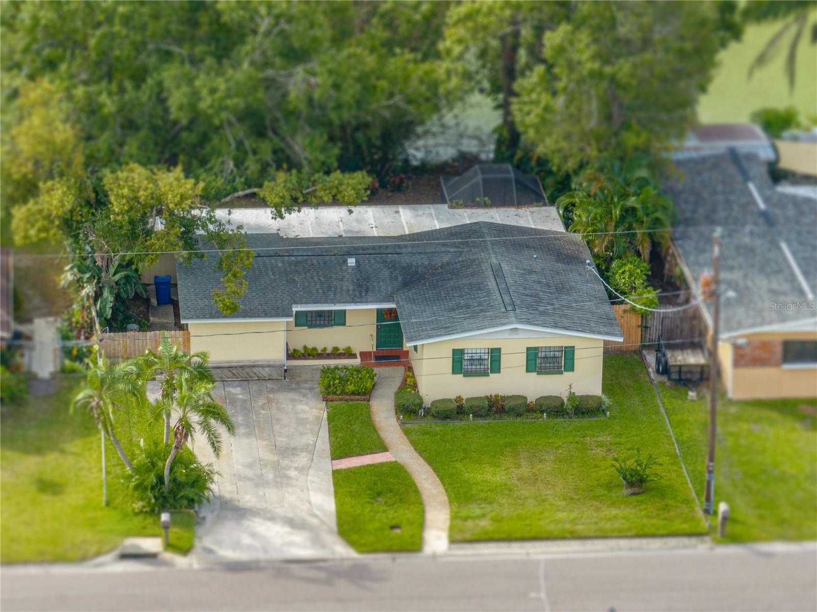 Image 3 of 46 For 2702 Auburn Avenue W