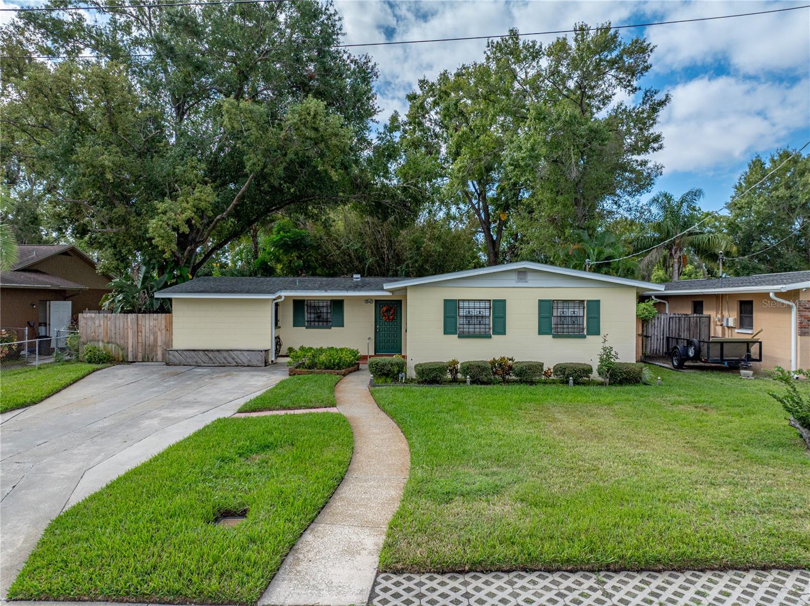 Image 4 of 46 For 2702 Auburn Avenue W