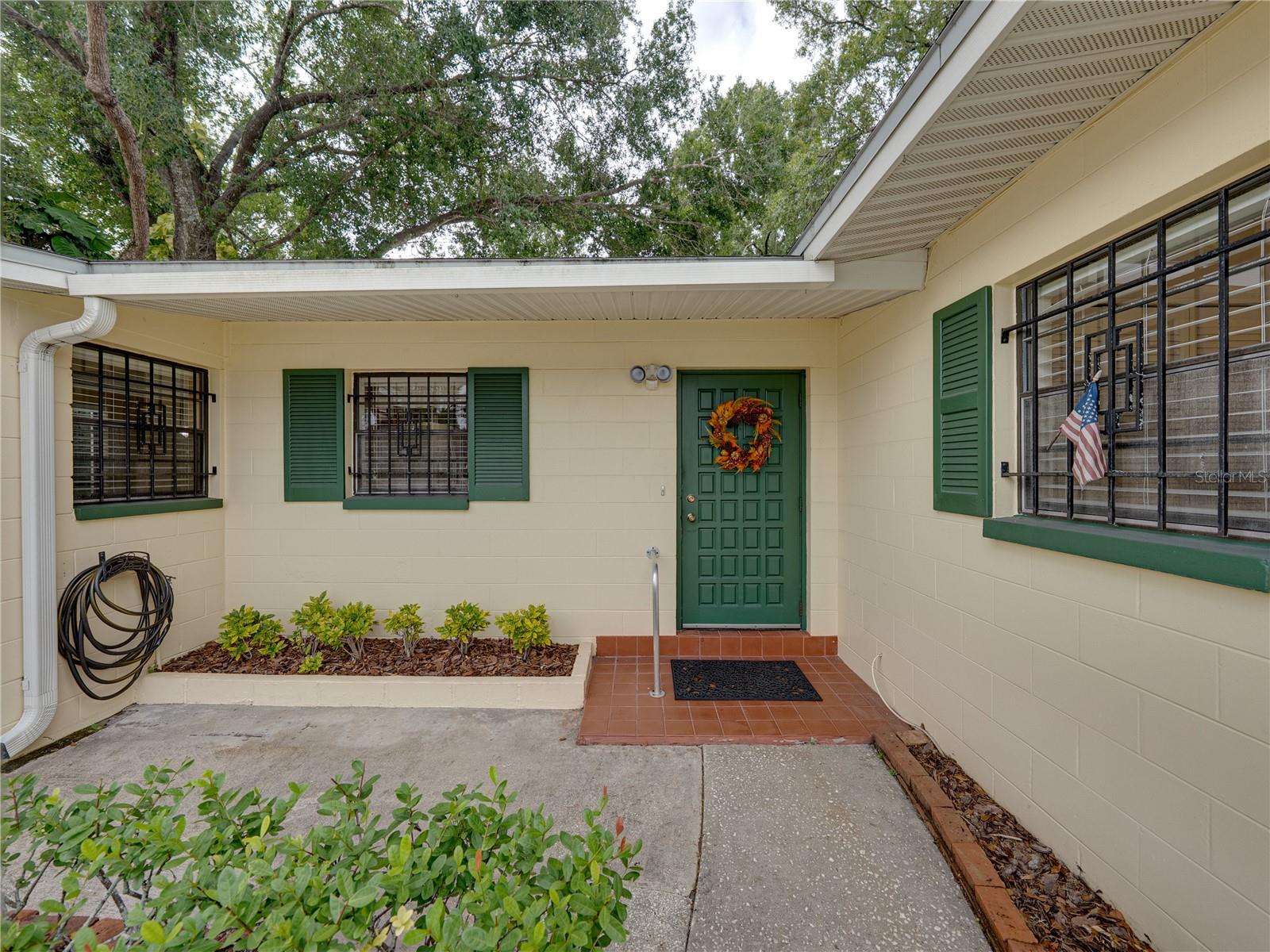 Image 5 of 46 For 2702 Auburn Avenue W