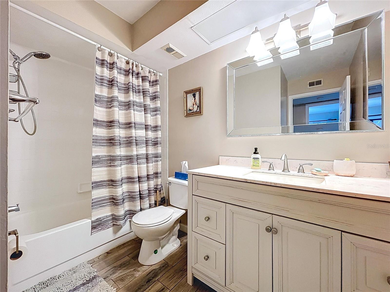 Image 31 of 38 For 2587 Countryside Boulevard 6107