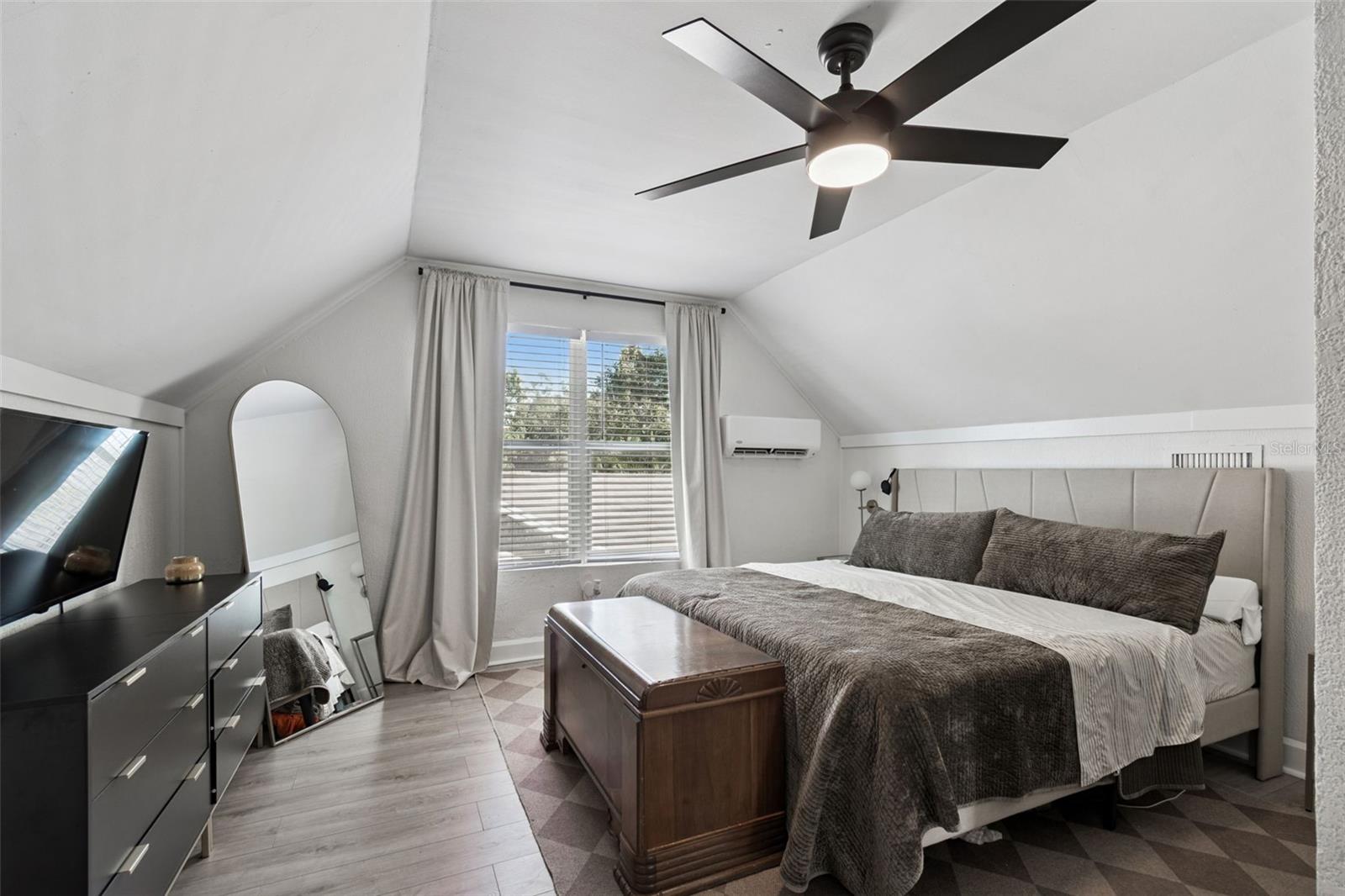 Image 37 of 61 For 3330 8th Avenue N