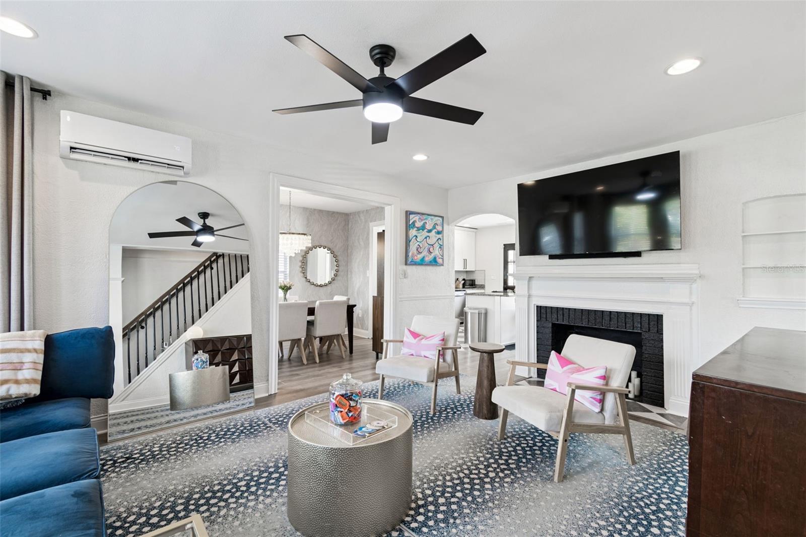 Image 9 of 61 For 3330 8th Avenue N