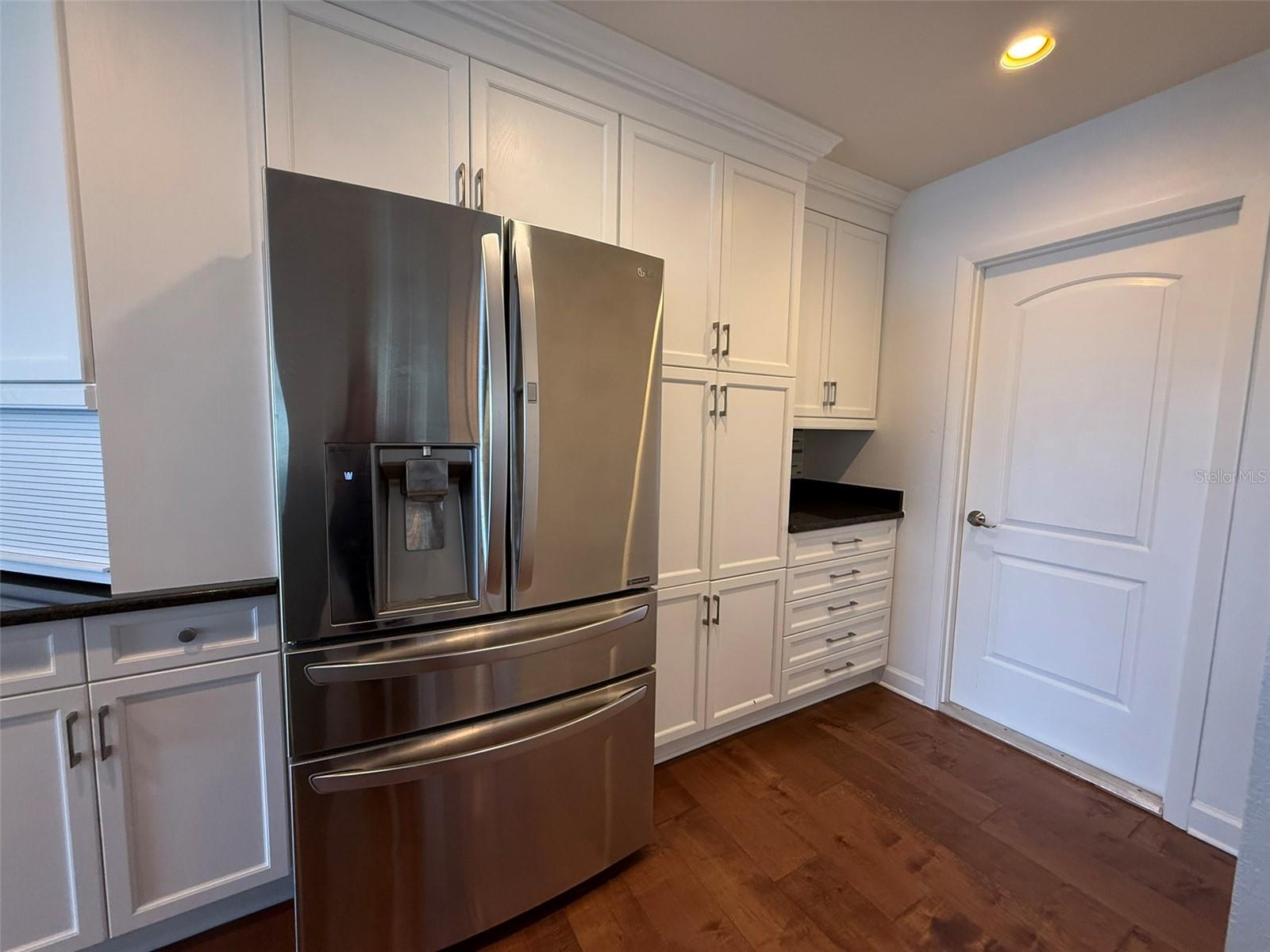 Image 10 of 51 For 1070 Sanabel Court Ne