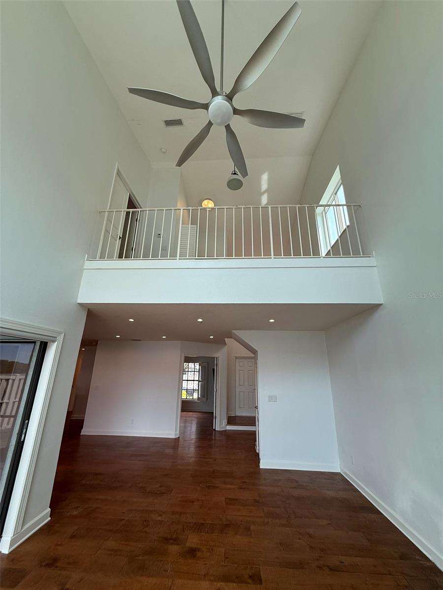 Image 22 of 51 For 1070 Sanabel Court Ne