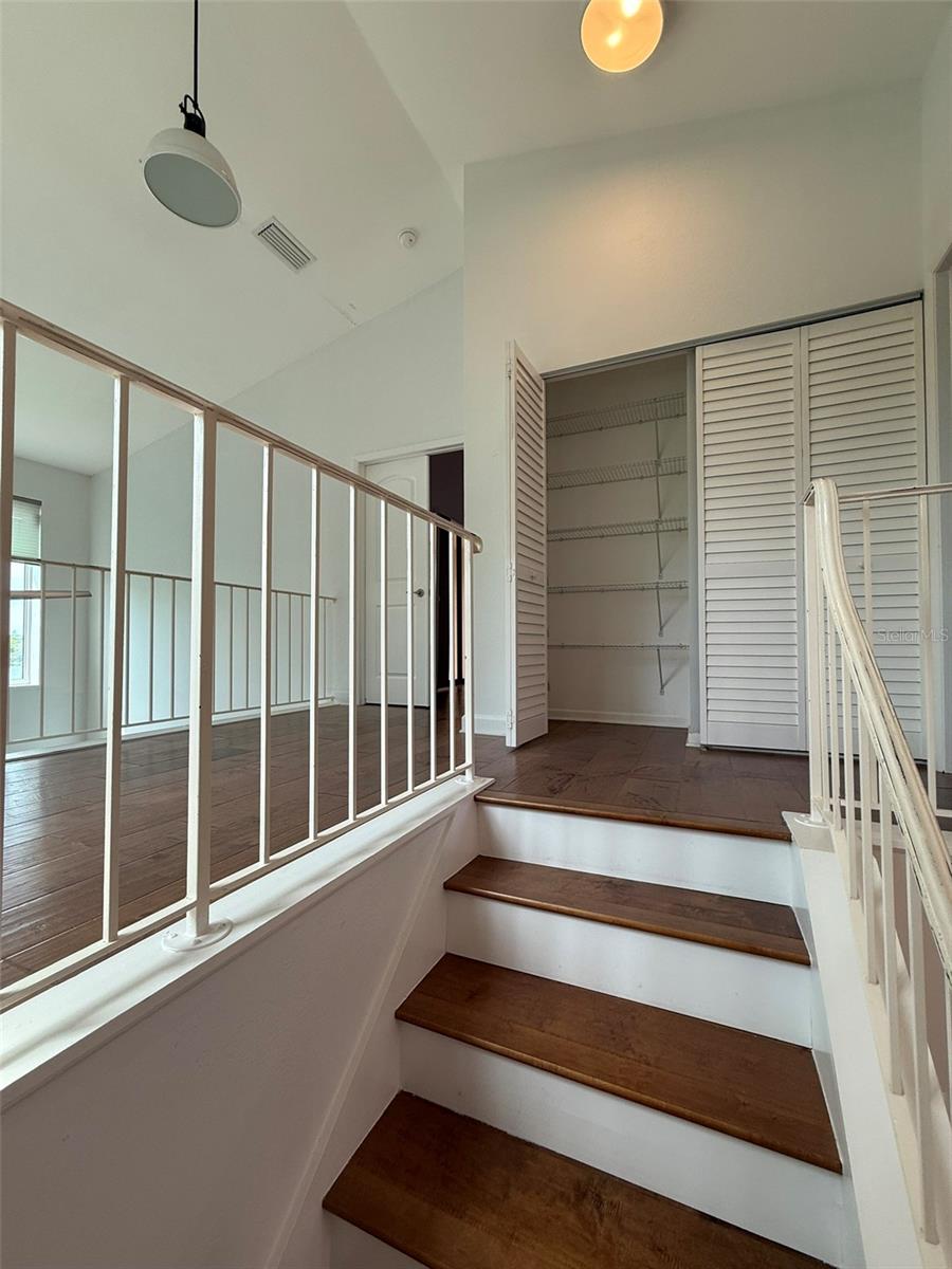 Image 24 of 51 For 1070 Sanabel Court Ne