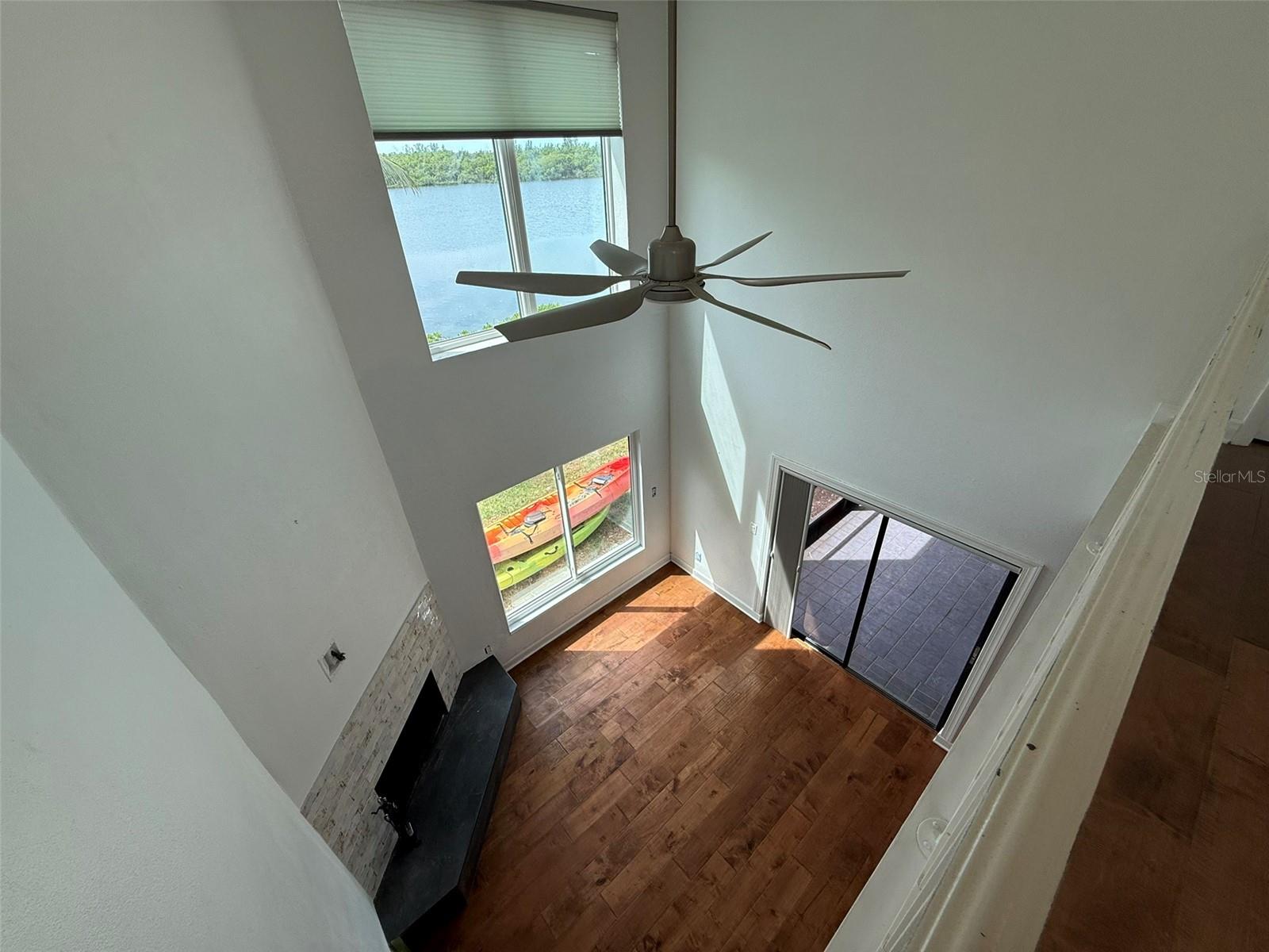 Image 25 of 51 For 1070 Sanabel Court Ne