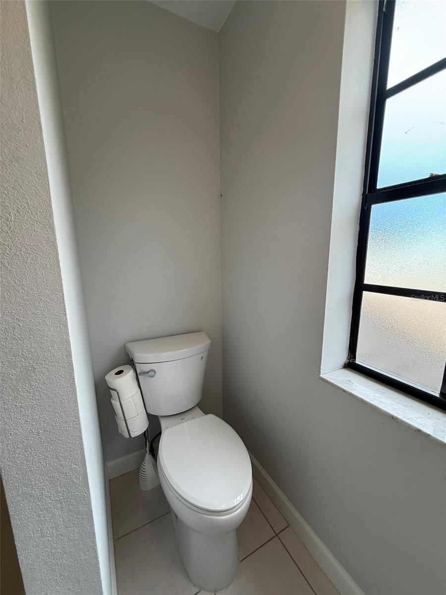 Image 35 of 51 For 1070 Sanabel Court Ne