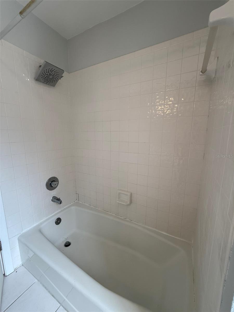 Image 36 of 51 For 1070 Sanabel Court Ne