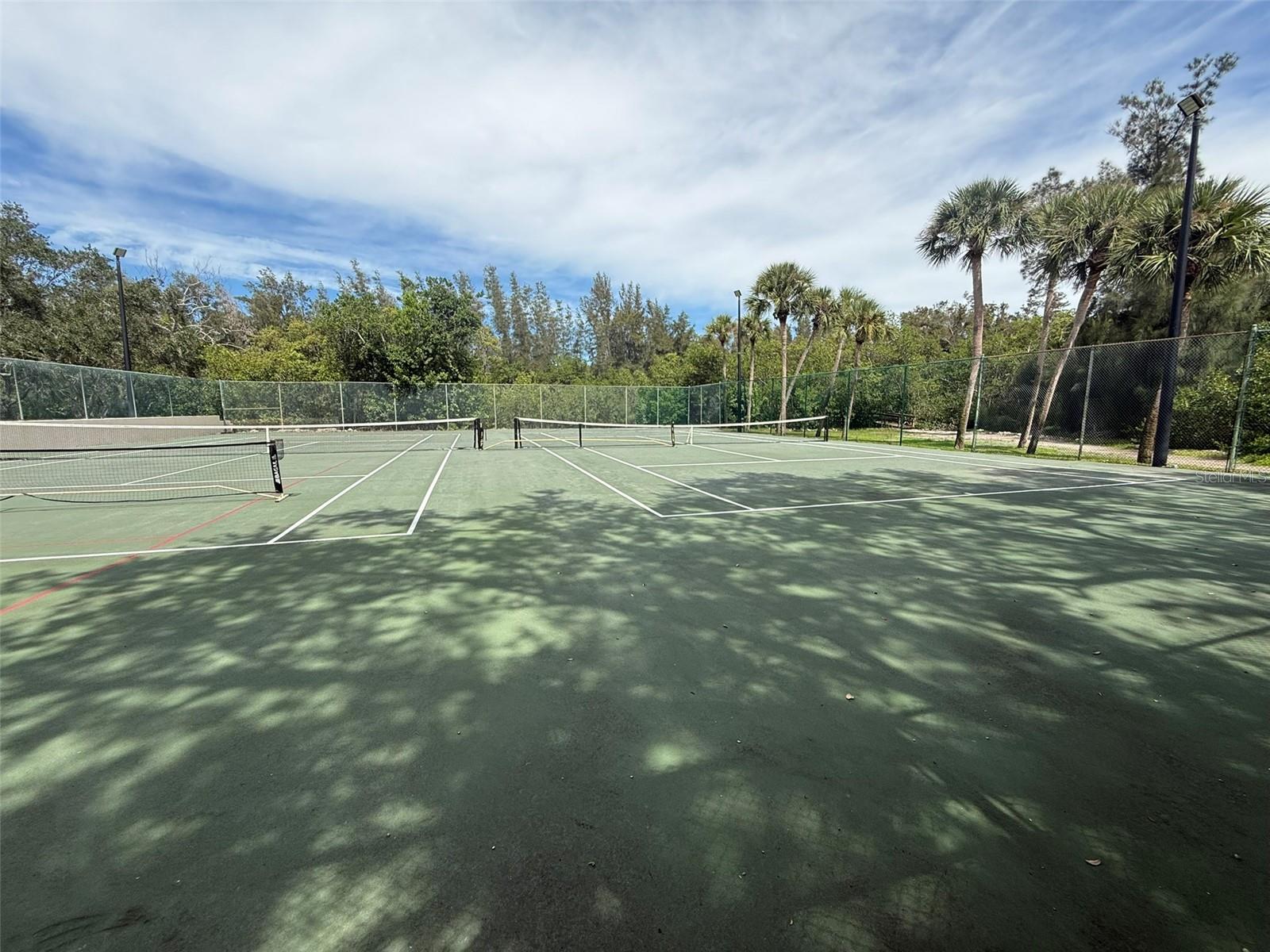 Image 46 of 51 For 1070 Sanabel Court Ne