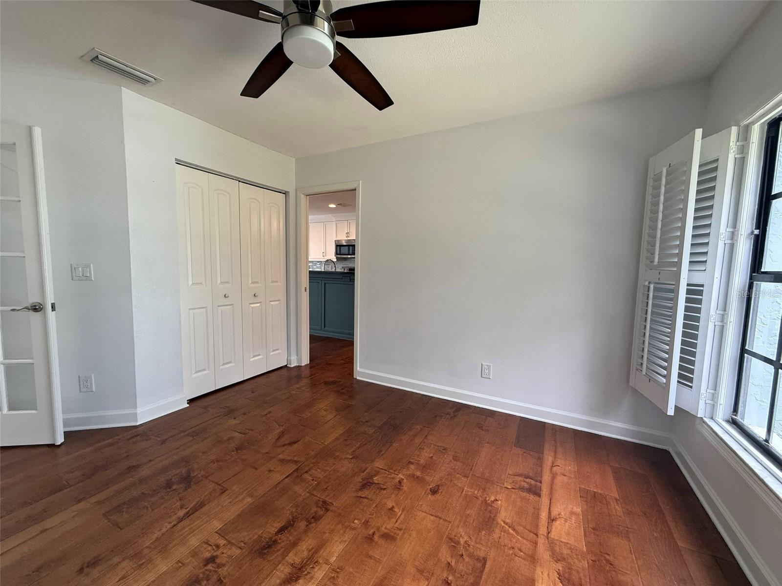 Image 7 of 51 For 1070 Sanabel Court Ne