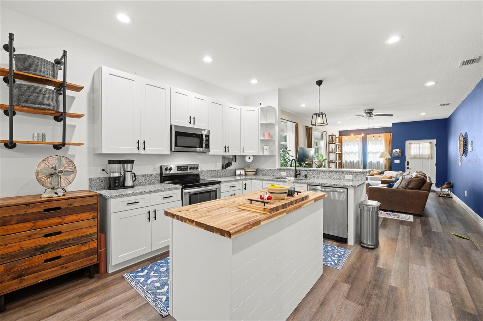 Image 7 of 25 For 1430 99th Avenue