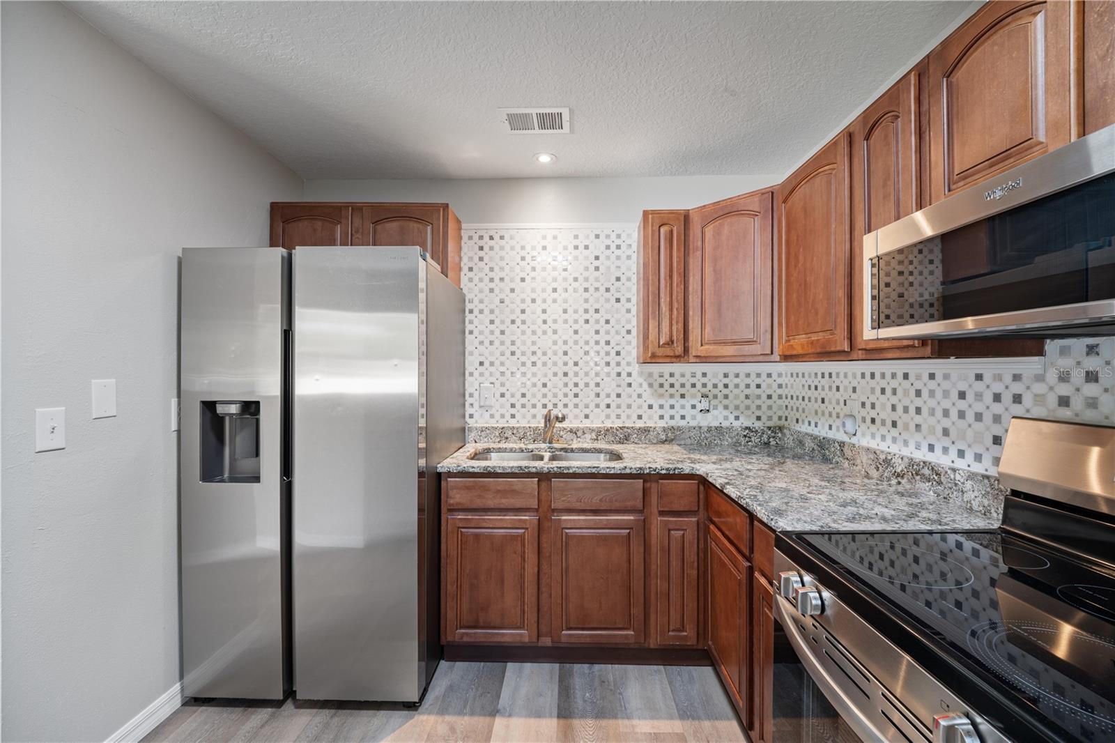 Image 12 of 30 For 750 Park Avenue