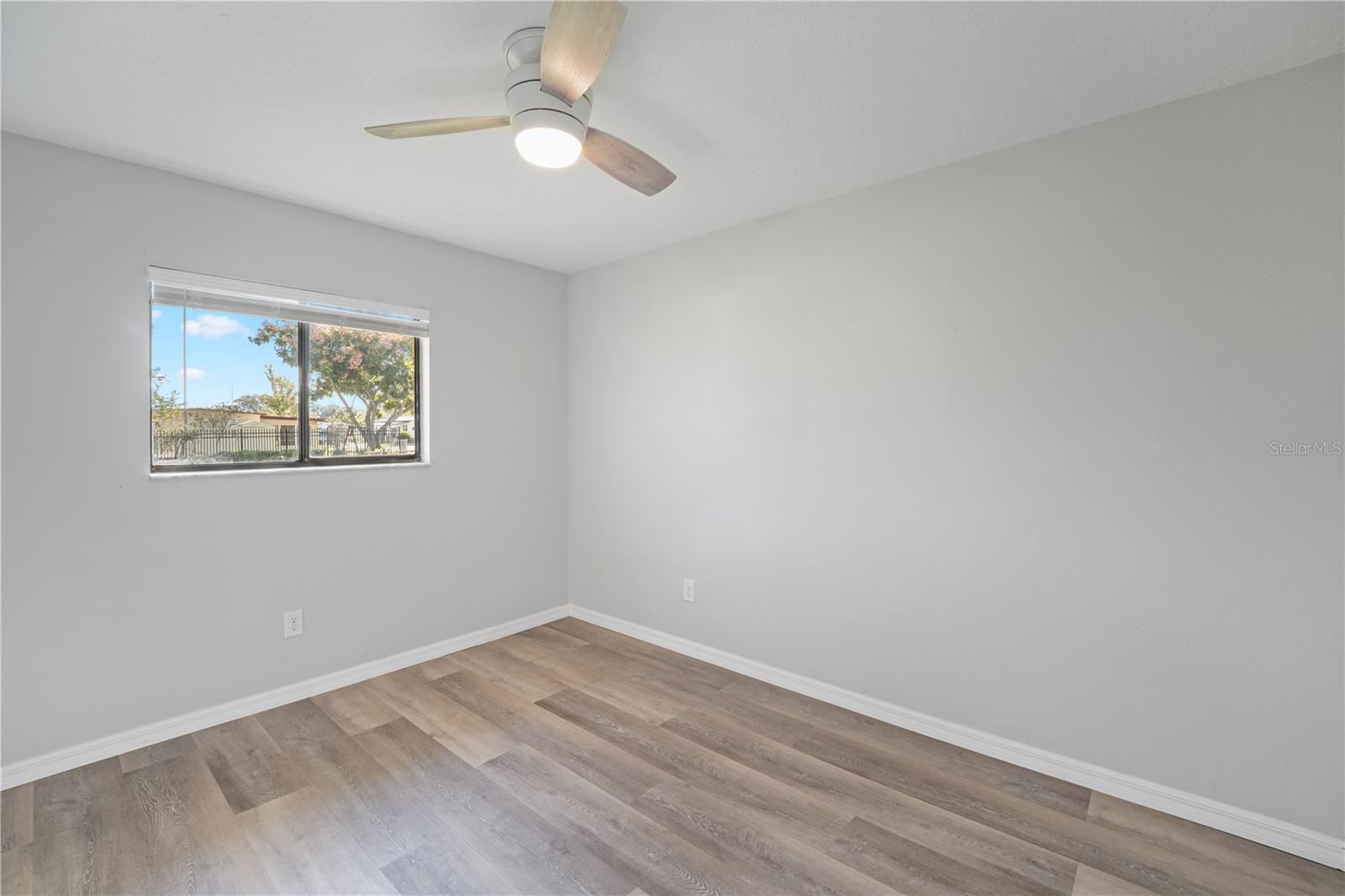 Image 25 of 30 For 750 Park Avenue