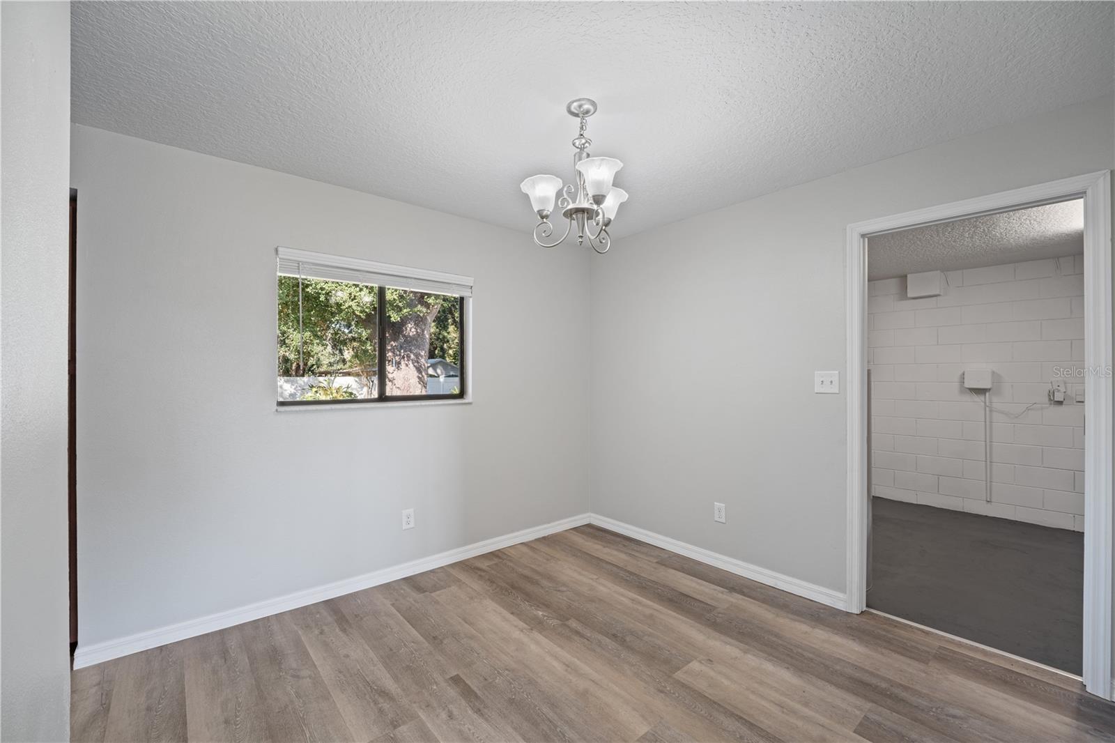 Image 9 of 30 For 750 Park Avenue