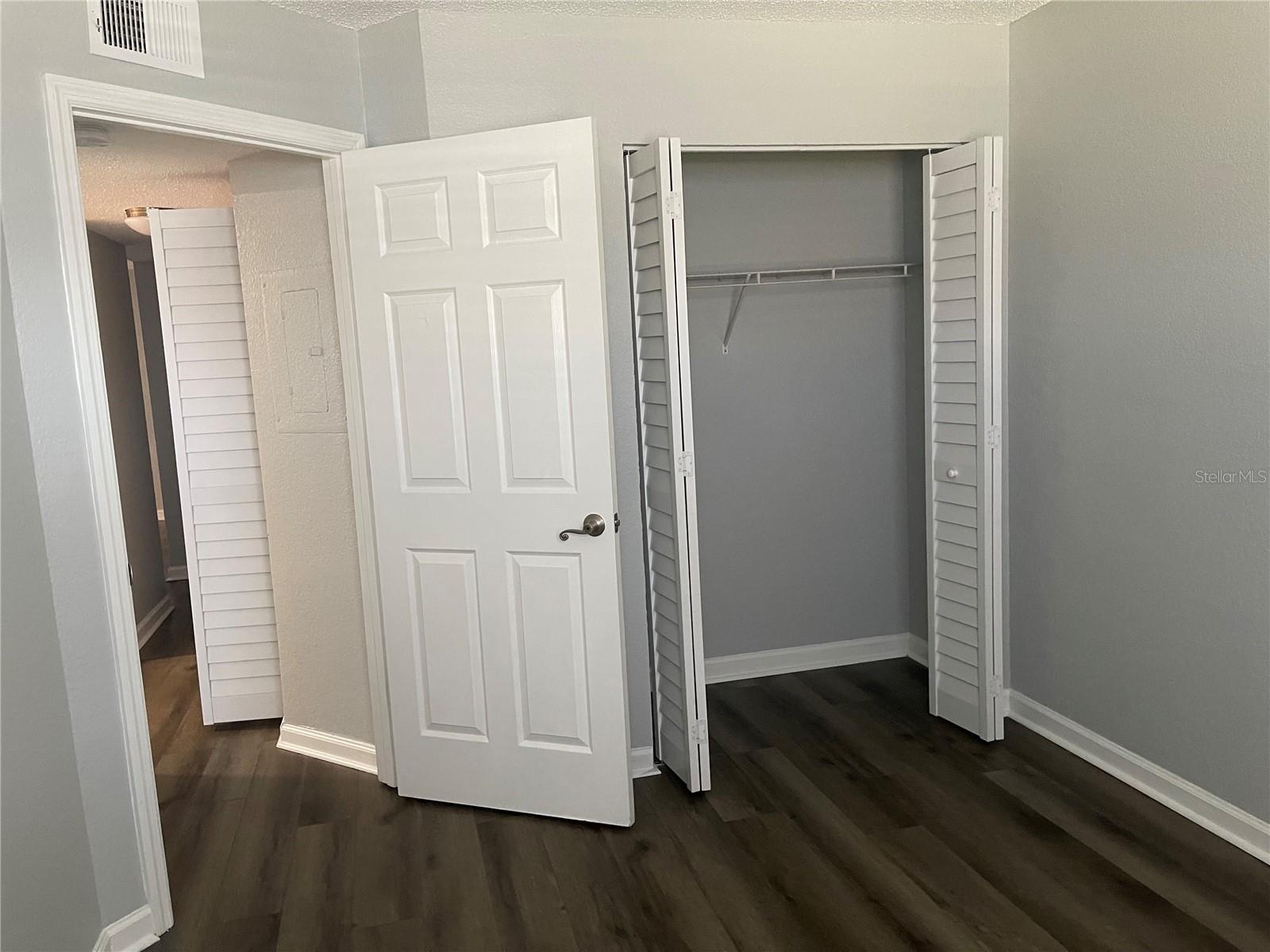 Image 21 of 29 For 10195 Sailwinds Boulevard N 106