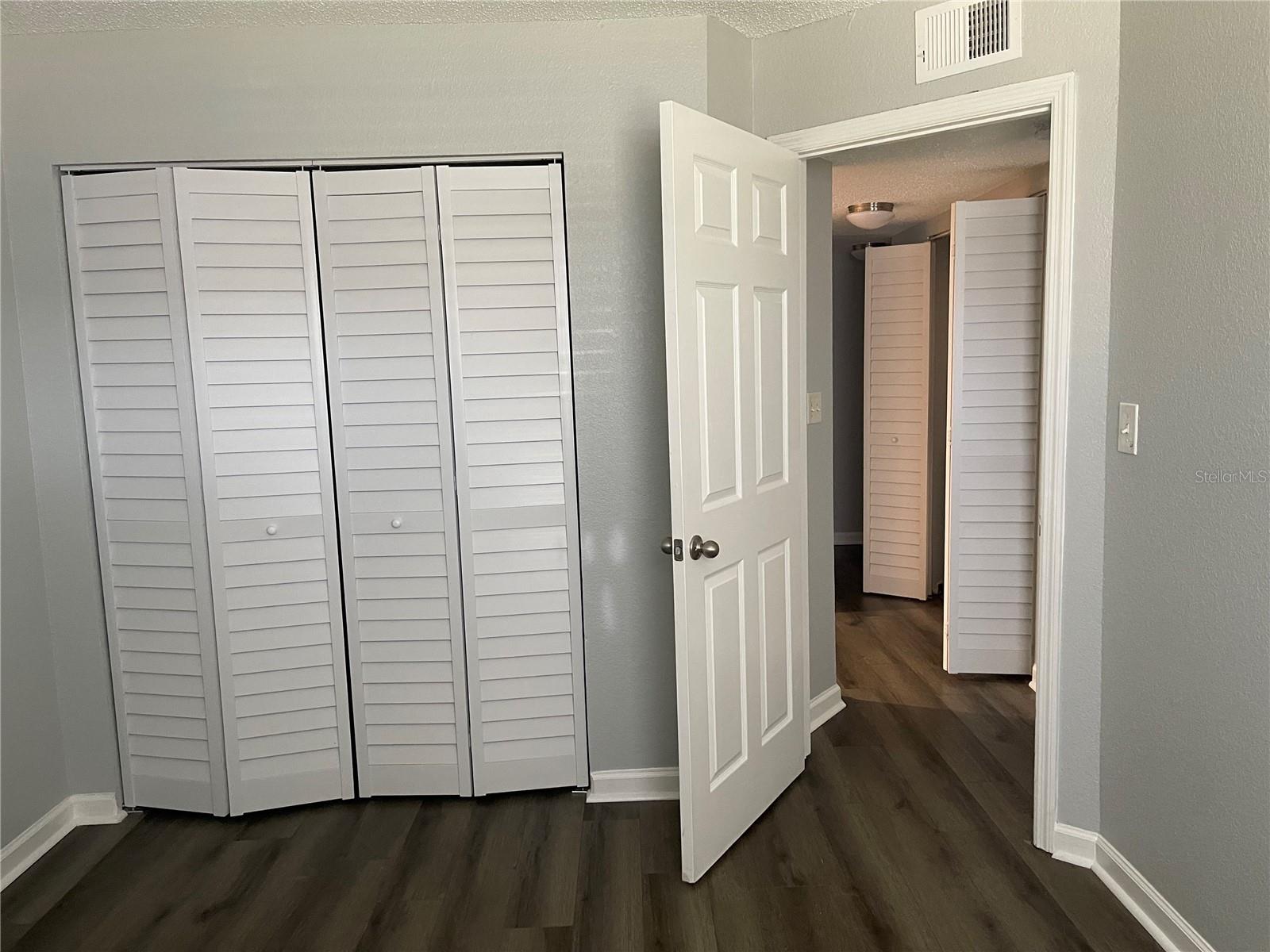 Image 23 of 29 For 10195 Sailwinds Boulevard N 106