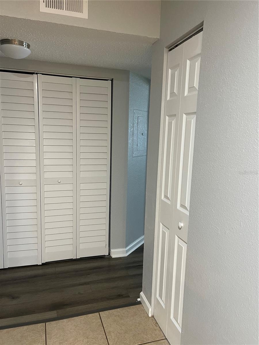 Image 7 of 29 For 10195 Sailwinds Boulevard N 106