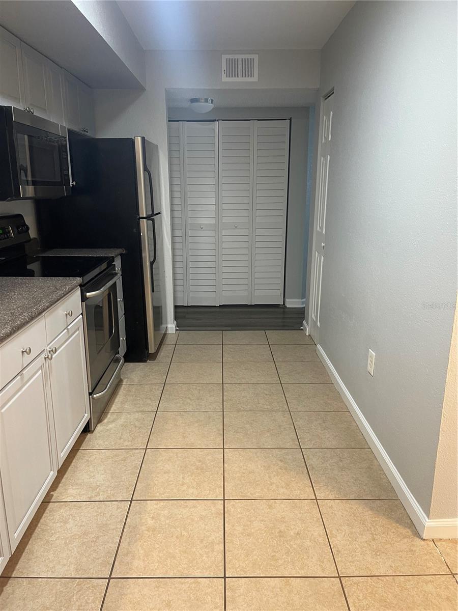 Image 8 of 29 For 10195 Sailwinds Boulevard N 106