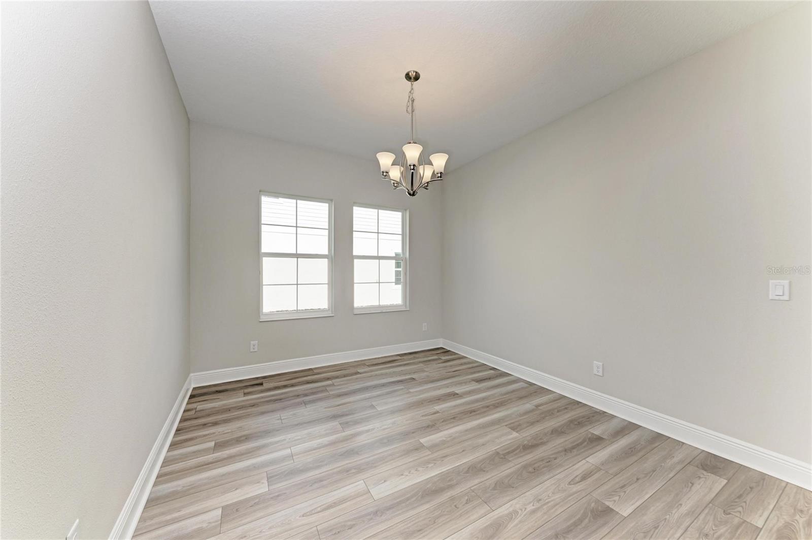 Image 14 of 49 For 9723 Surrey Rose Drive