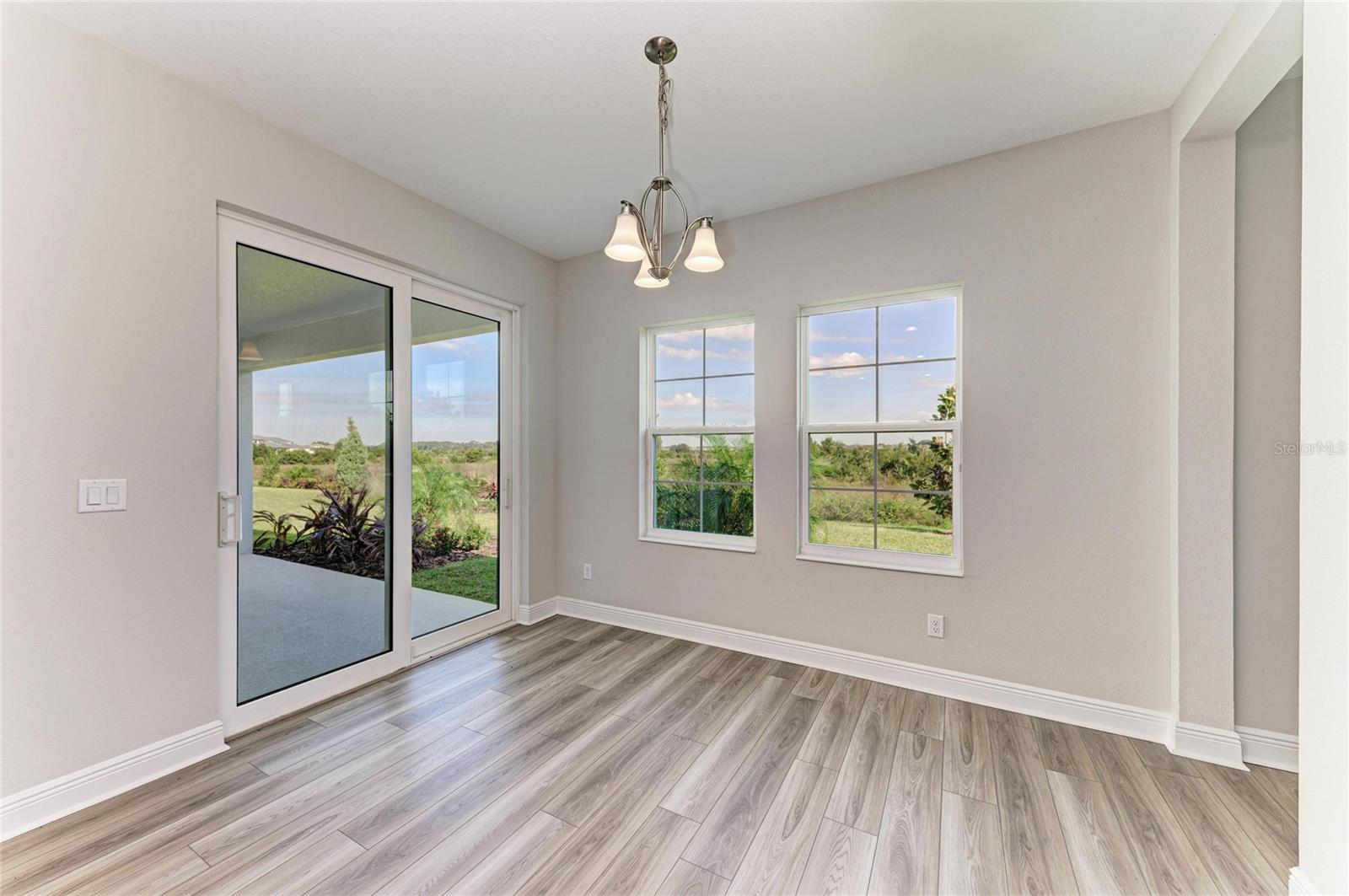 Image 24 of 49 For 9723 Surrey Rose Drive