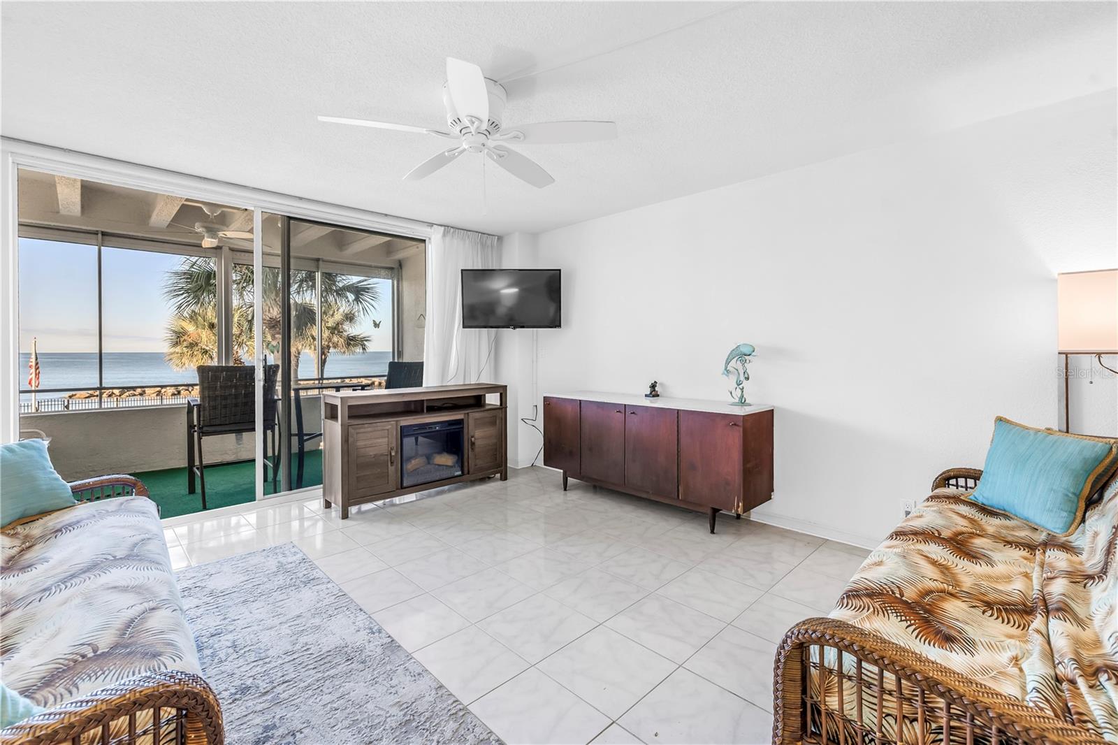 Image 12 of 37 For 7000 Beach Plaza 205